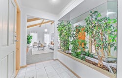 2 Parrakeet Court, Taylors Lakes, Vic 3038