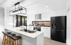 15 William Close, Park Ridge, Qld 4125