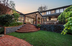 17 Willowbridge Grove, Burnside, SA 5066