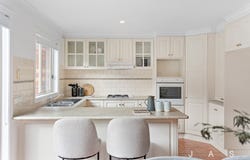 2/1 Viola Avenue, Brooklyn, Vic 3012