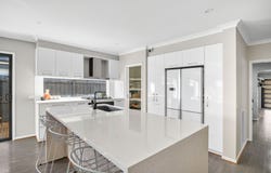 245 Warralily Boulevard, Armstrong Creek, Vic 3217
