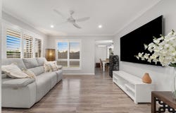8 Wiltshire Street, Heritage Park, Qld 4118