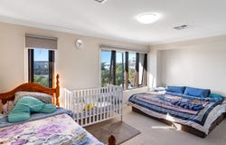 35 Lakeside Pde, Jordan Springs, NSW 2747