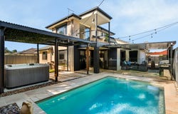 26 Gecko Place, Ningi, Qld 4511