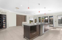7 Pincally Crescent, Ormeau, Qld 4208