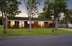 9 Whitian Drive, Carrara, Qld 4211