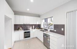 2/190 Lambeth Street, Picnic Point, NSW 2213