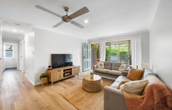 1/62-66 Brown Street, Labrador, Qld 4215