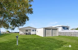 123 Biggs Avenue, Beachmere, Qld 4510