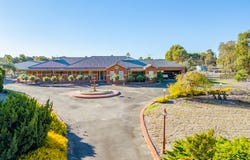 10 Rolling Meadows Drive, Sunbury, Vic 3429