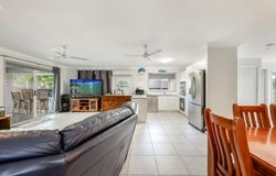 24 Monarch Avenue, Moore Park Beach, Qld 4670
