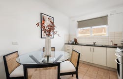 2/23 Paddington Road, Hughesdale, Vic 3166