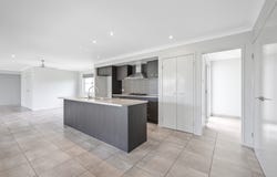 8 Flintwood Street, Rural View, Qld 4740