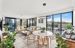 303/372-374 Marine Parade, Labrador, Qld 4215