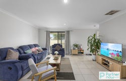 9 & 9A Mawson Close, Tamworth, NSW 2340