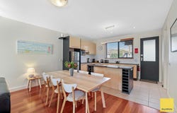 2/18 Ocean View Parade, Sandy Point, Vic 3959