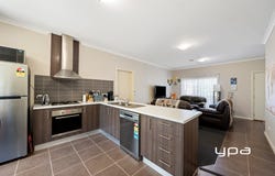4/42 Mitchells Lane, Sunbury, Vic 3429