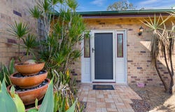6 Deebing Creek Road, Yamanto, Qld 4305