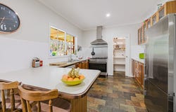 19 Pine Court, Dales Creek, Vic 3341