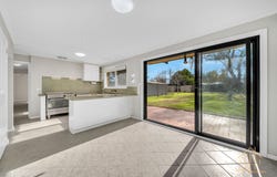 21 Ballarto Road, Clyde, Vic 3978