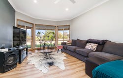 49 Willow Way, Table Top, NSW 2640