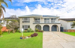 16 McLennan Street, Laurieton, NSW 2443
