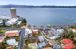 2A Derwentwater Avenue, Sandy Bay, Tas 7005