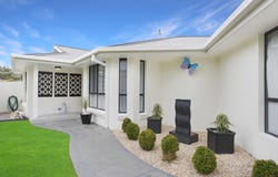 2/20 Holbert Close, Tea Gardens, NSW 2324