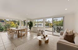 33 Chapel Hill Road, Chapel Hill, Qld 4069