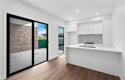 2/19 King Street, Lake Illawarra, NSW 2528