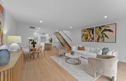 1/7 Azalea Avenue, Hollywell, Qld 4216