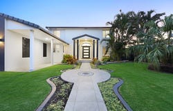 210 Bayview Street, Runaway Bay, Qld 4216