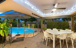 1 Mcilwraith Avenue, Sorrento, Qld 4217