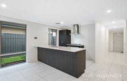 28 Sapphire Drive, Treeby, WA 6164