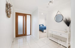 8 Outlook Court, Ashfield, Qld 4670