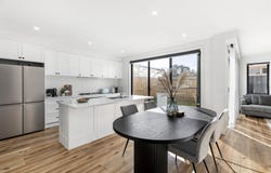 2 Linacre Crescent, Gladstone Park, Vic 3043