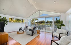 9 Griffin Road, North Curl Curl, NSW 2099