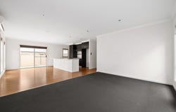 8/18A Emmett Street, Golden Square, Vic 3555