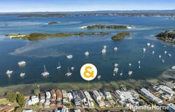 35 Marks Parade, Marks Point, NSW 2280