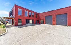 8-10 Macbeth Street, Braeside, Vic 3195