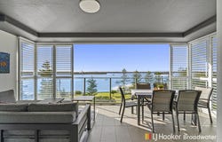 704/378 Marine Parade, Labrador, Qld 4215