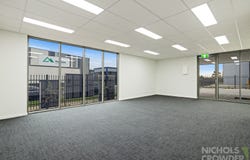 1-4/16 Hampden Road, Cranbourne West, Vic 3977