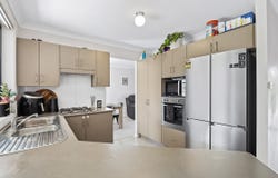 2 Cleveland Street, Cameron Park, NSW 2285