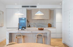 1/33 Merrimac Boulevard, Broadbeach Waters, Qld 4218