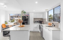 8/3 Whiting Street, Labrador, Qld 4215