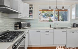 2 Paradise Grove, Emerald, Vic 3782