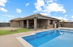 17 Charlotte Street, Caboolture South, Qld 4510