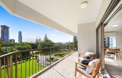 21/8 Admiralty Drive, Paradise Waters, Qld 4217