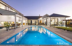 15 Silverwood Drive, Mornington, Vic 3931