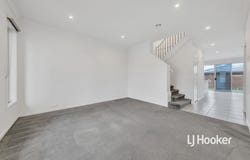 4 Broadbeach Circuit, Sanctuary Lakes, Vic 3030